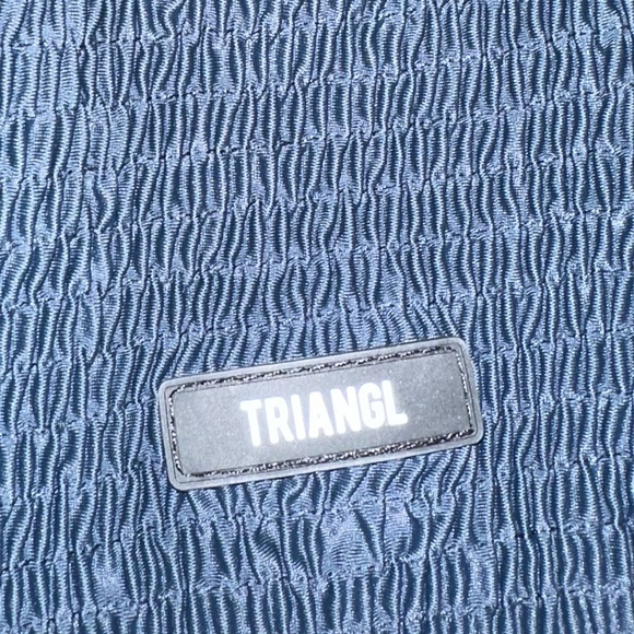 Triangl smocked drawstring bag - Picture 2 of 4